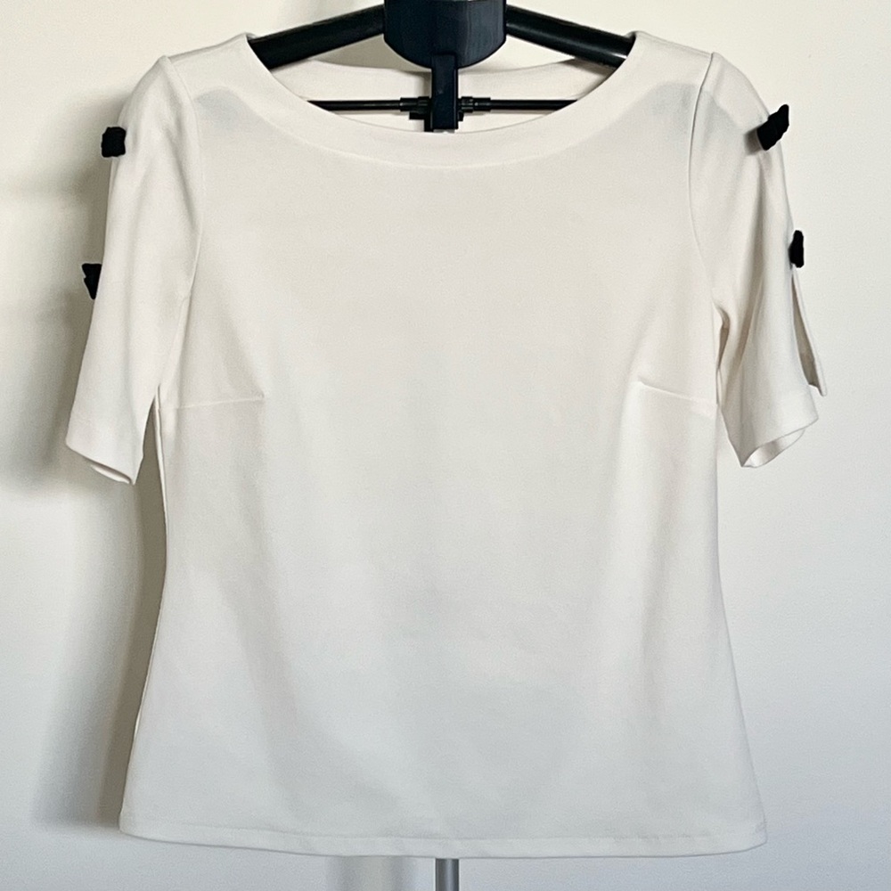 Ann Taylor Cream Pullover Top Size Medium